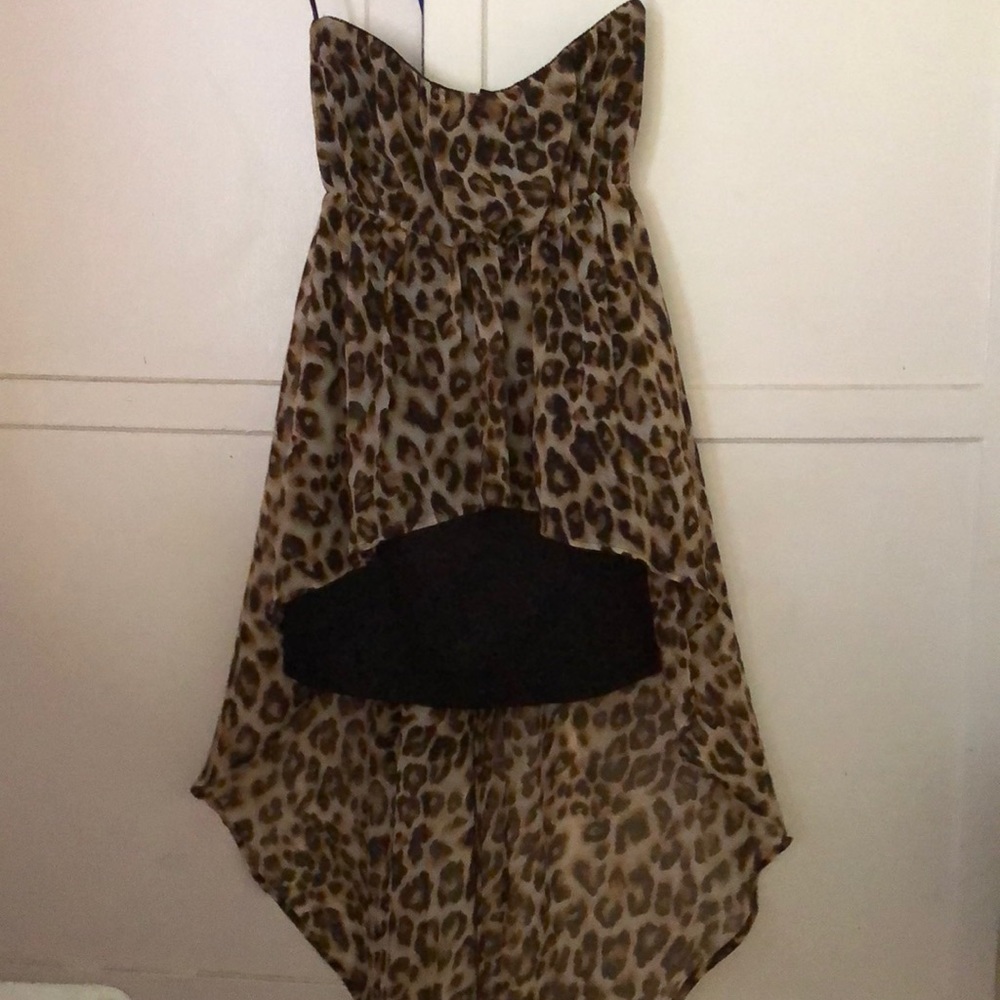 Strapless leopard print dress